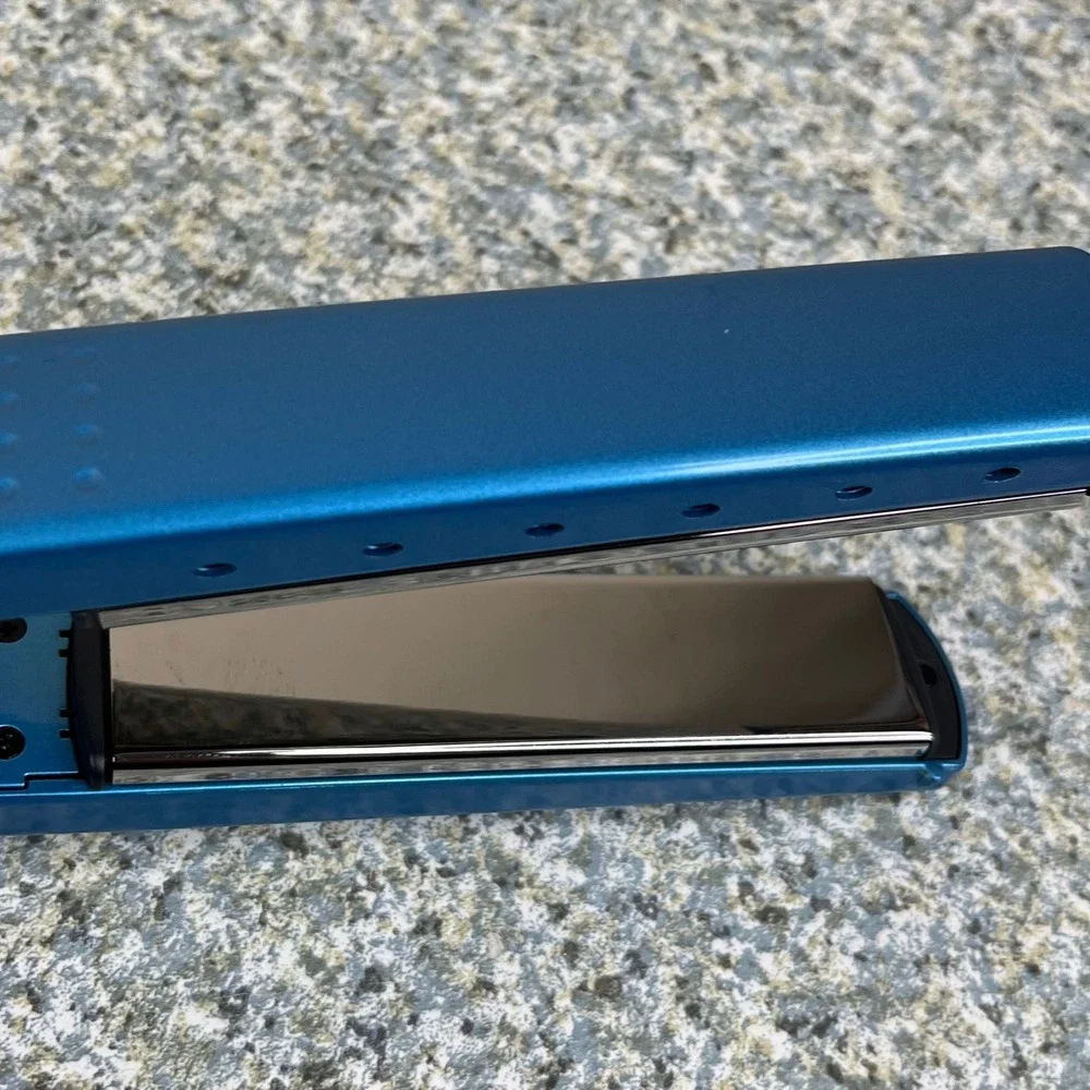 BaBylissPRO Hair Straightener Nano Titanium Flat Iron Blue 1